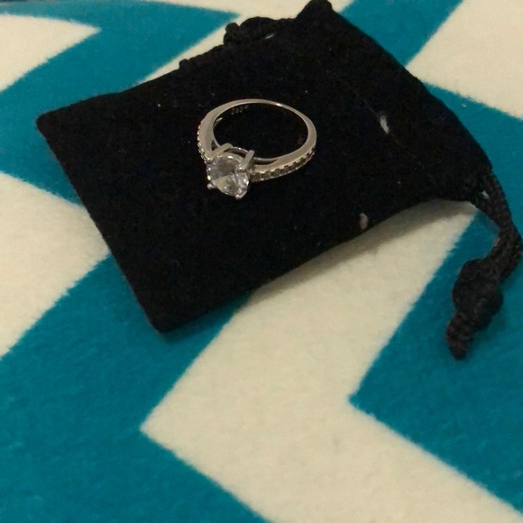 Jewelry - Pretty Ring! 💍